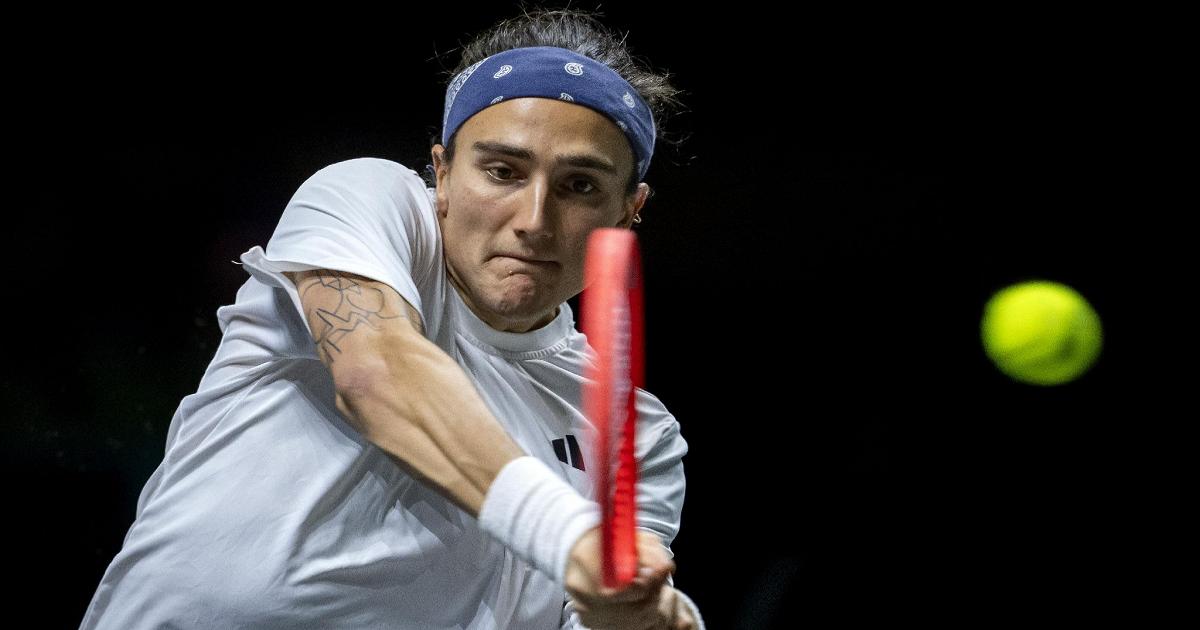 Bellucci Sorprende Tsitsipas: Accesso Alle Semifinali In Due Set Bellucci Sorprende Tsitsipas: Accesso Alle Semifinali In Due Set