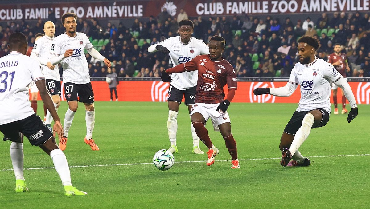 Clermont Foot's Self-Destructive Metz Performance Keeps Them In Relegation Fight Clermont Foot's Self-Destructive Metz Performance Keeps Them In Relegation Fight