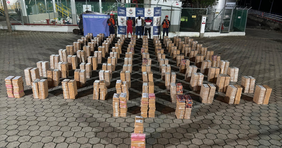Colombian Navy Busts Narco-Sub, Seizes Record Cocaine Haul Colombian Navy Busts Narco-Sub, Seizes Record Cocaine Haul