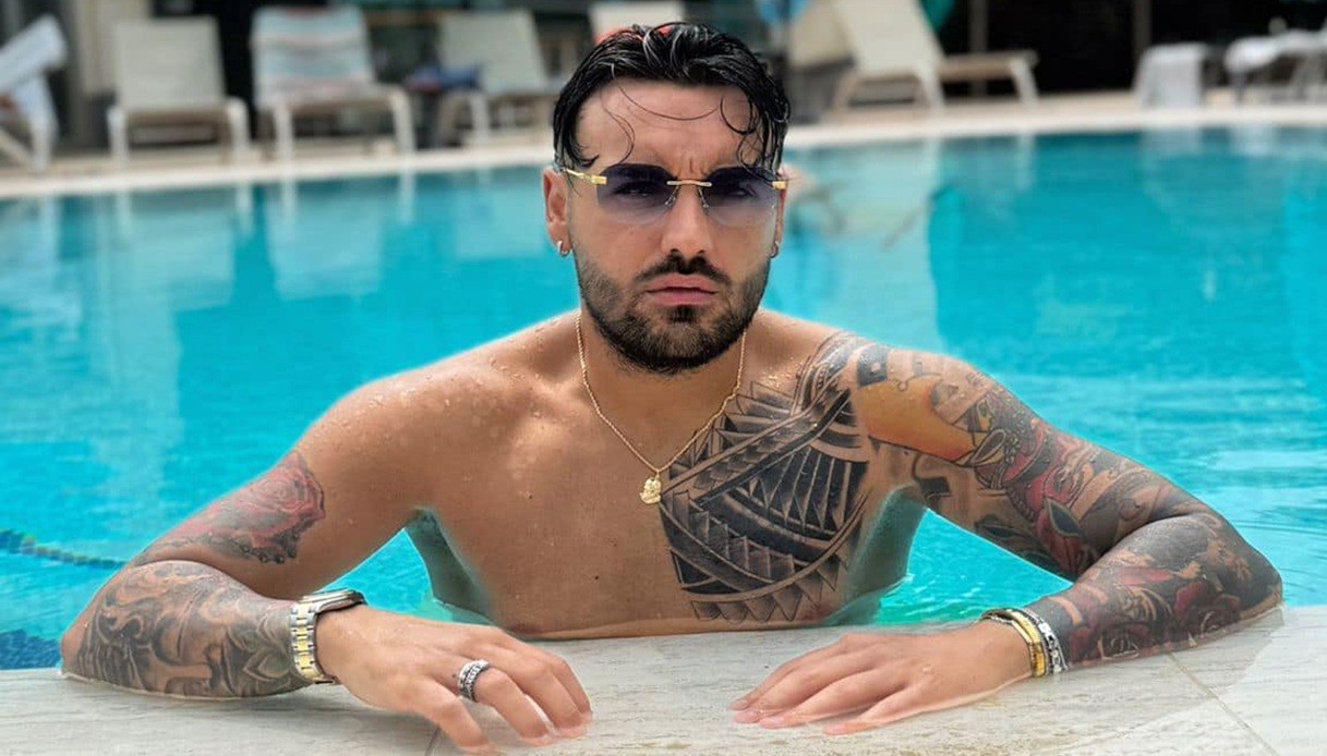 Daniele De Martino: 220.000 Euro Non Dichiarati, La Pesante Accusa Daniele De Martino: 220.000 Euro Non Dichiarati, La Pesante Accusa