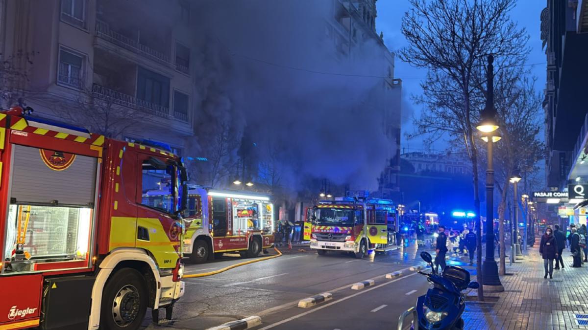 Incendio En Bingo De Valencia: Alarma Y Evacuación Incendio En Bingo De Valencia: Alarma Y Evacuación