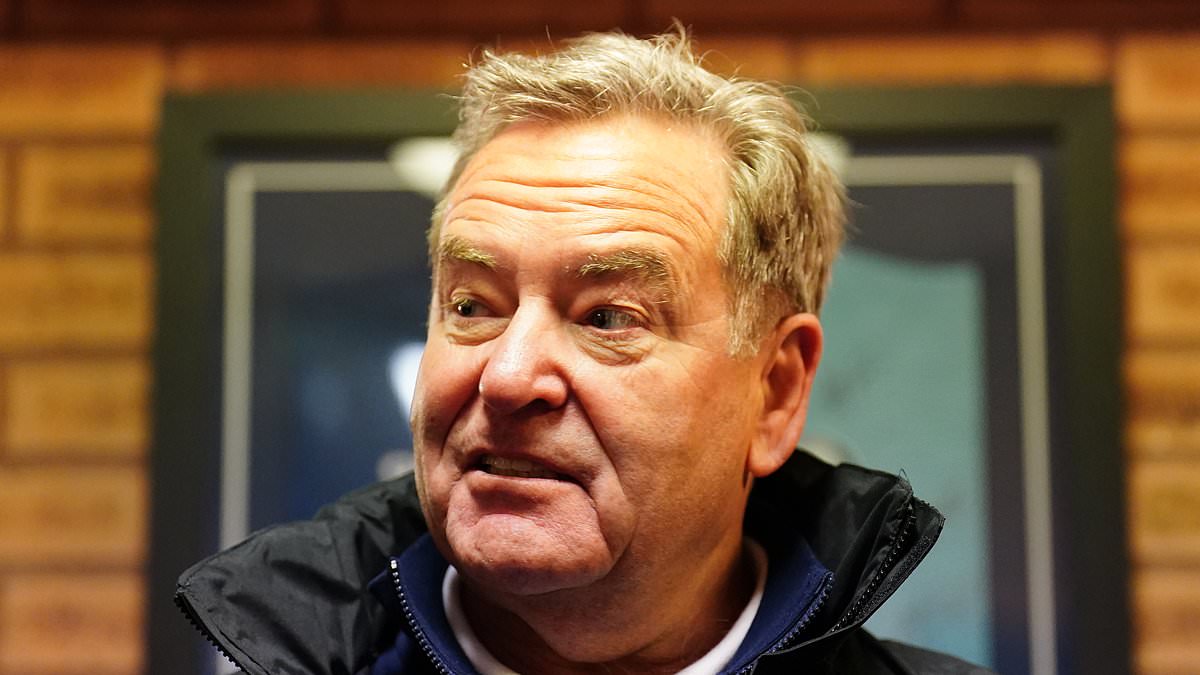 Jeff Stelling Enters Alan Brazil Dispute Following TalkSPORT Controversy Jeff Stelling Enters Alan Brazil Dispute Following TalkSPORT Controversy