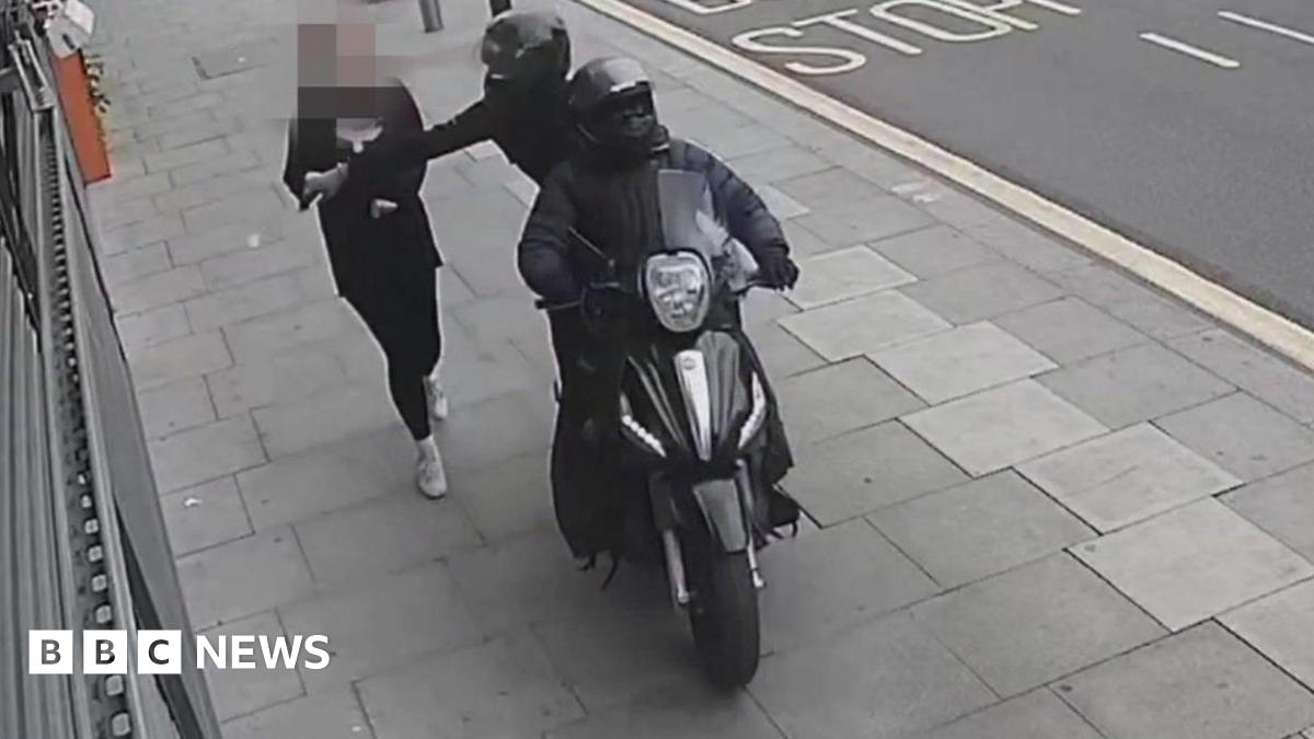 Met Police Intensifies Crackdown On Soaring Mobile Phone Thefts Met Police Intensifies Crackdown On Soaring Mobile Phone Thefts