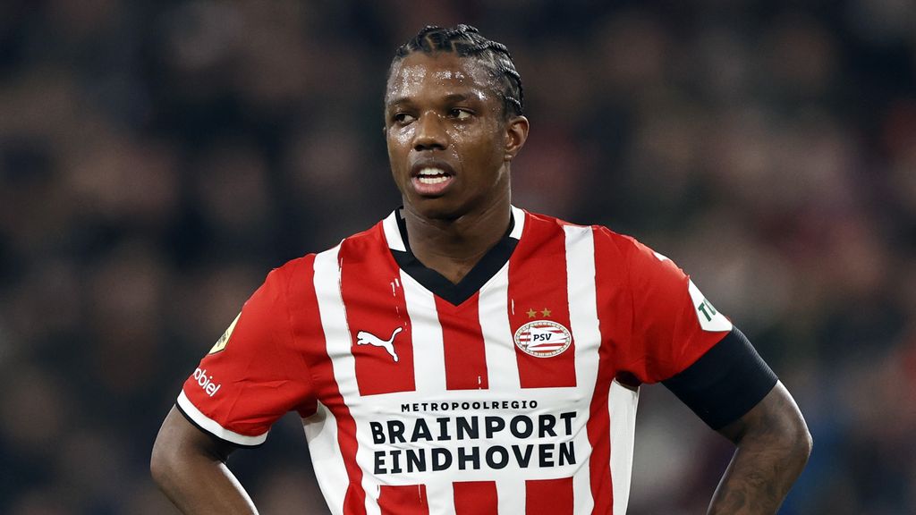 PSV Held Back By Willem II: Malacia's Debut Draw PSV Held Back By Willem II: Malacia's Debut Draw