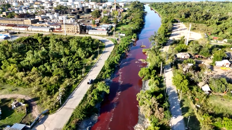 River Turns Crimson: Unraveling The Mystery Behind The Unusual Color Change River Turns Crimson: Unraveling The Mystery Behind The Unusual Color Change