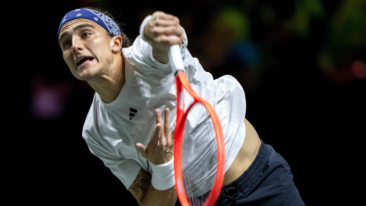 Rotterdam: Monica Bellucci Sconfigge Medvedev Nel Torneo Di Tennis Rotterdam: Monica Bellucci Sconfigge Medvedev Nel Torneo Di Tennis