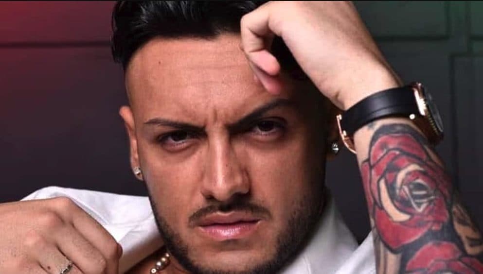 Sequestro Rolex E Gioielli: Cantante Daniele De Martino Indagato Sequestro Rolex E Gioielli: Cantante Daniele De Martino Indagato