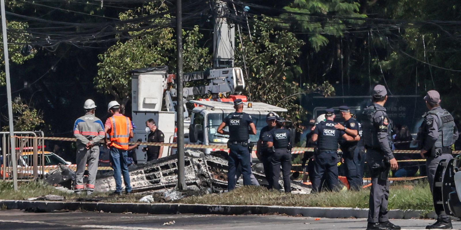 Tragédia Em São Paulo: Queda De Avião Causa Duas Mortes Tragédia Em São Paulo: Queda De Avião Causa Duas Mortes